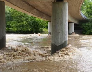 Verkehrsbehinderungen durch Hochwasser